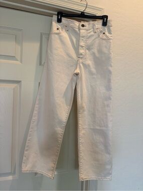 NWT Levi's Women's Riveted Ribcage Straight Ankle Jeans Cream color 29x27